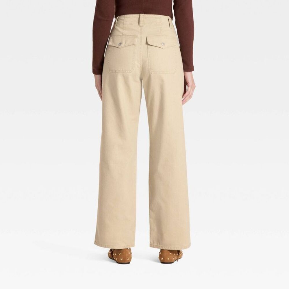 Universal Thread - Women's Mid-Rise Straight Leg Cargo Pants - Univer Tan - Picture 2 of 4
